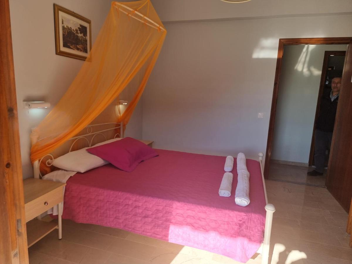 Feakes Apartments Αρίλλας Εξωτερικό φωτογραφία
