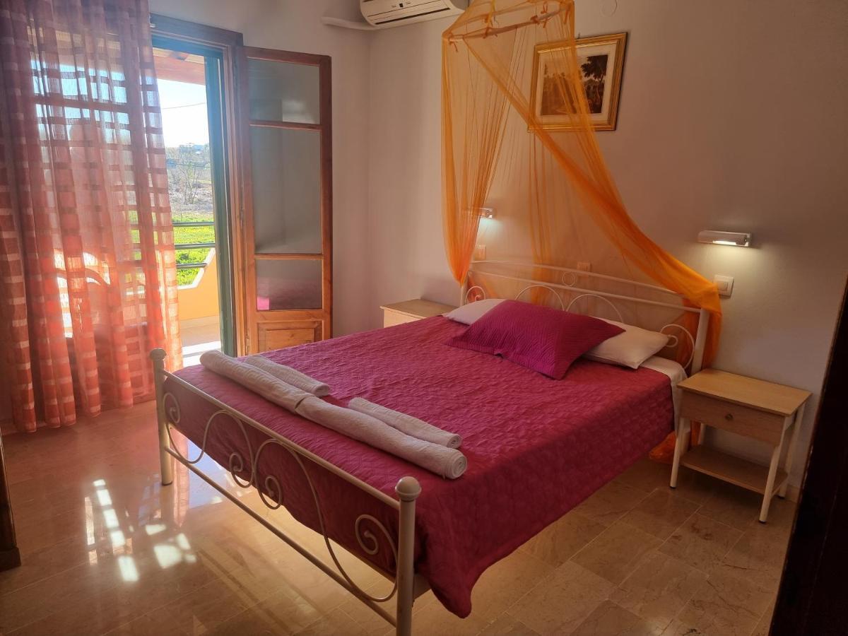 Feakes Apartments Αρίλλας Εξωτερικό φωτογραφία
