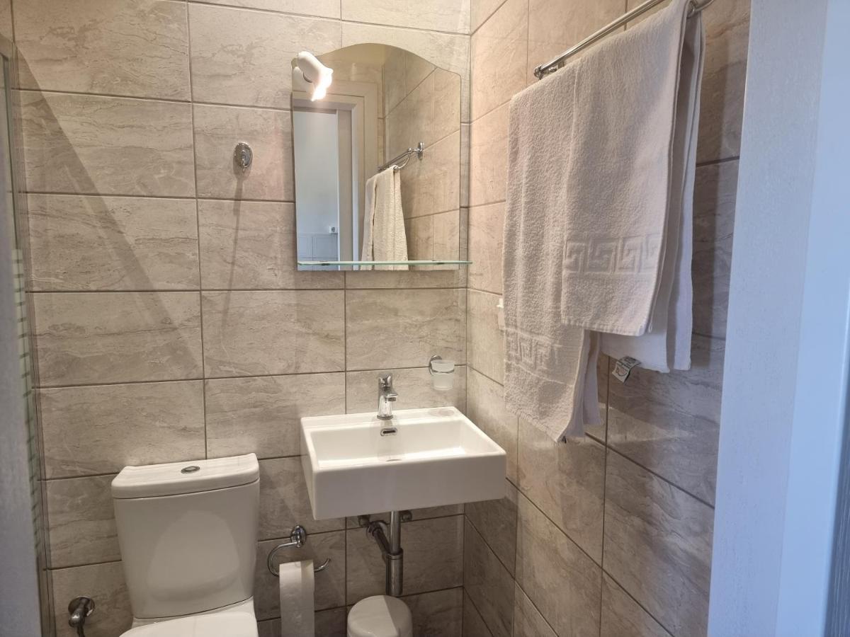 Feakes Apartments Αρίλλας Εξωτερικό φωτογραφία