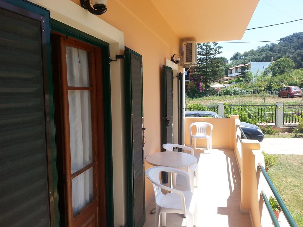 Feakes Apartments Αρίλλας Εξωτερικό φωτογραφία
