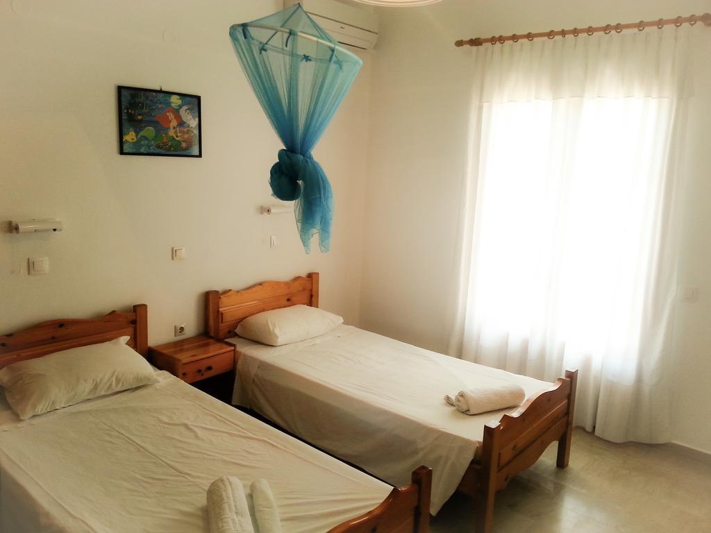 Feakes Apartments Αρίλλας Εξωτερικό φωτογραφία